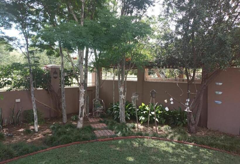 פנסיון 75 On Milner Lodge