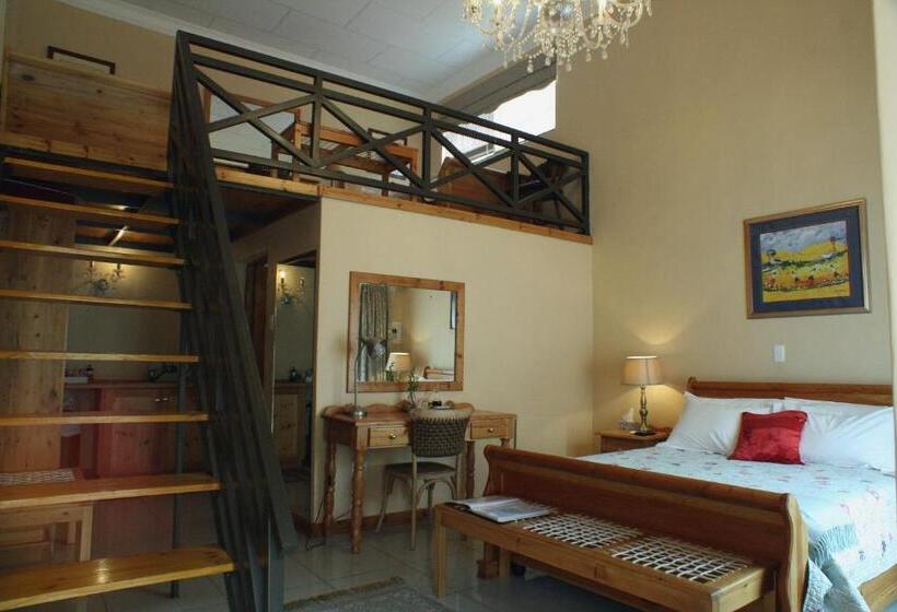 פנסיון 75 On Milner Lodge