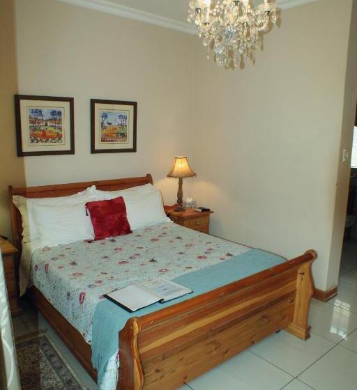 פנסיון 75 On Milner Lodge