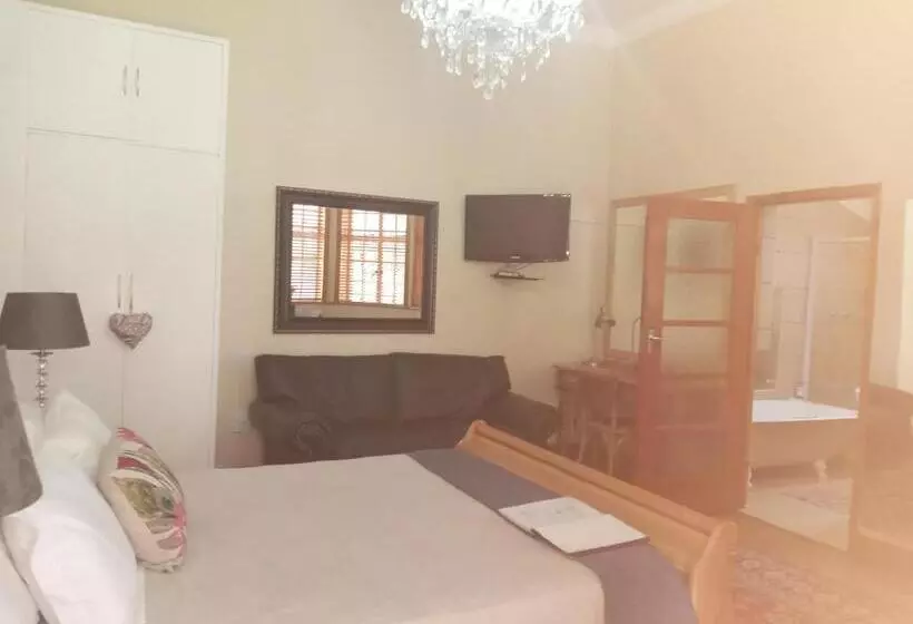 Majatalo 75 On Milner Lodge