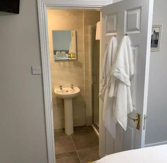 Majatalo Madelines Accommodation