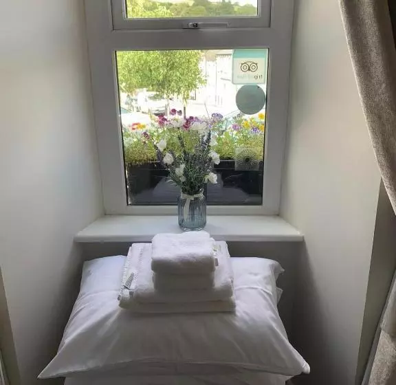 Majatalo Madelines Accommodation