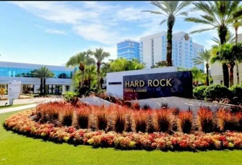 پانسیون Stylish Suite Tampa Minutes To Hard Rock Casino