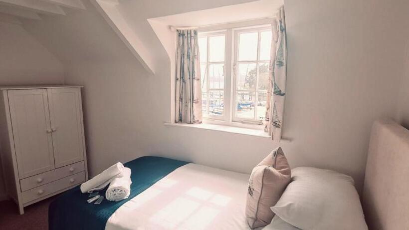 צימר Itchenor Sailing Club