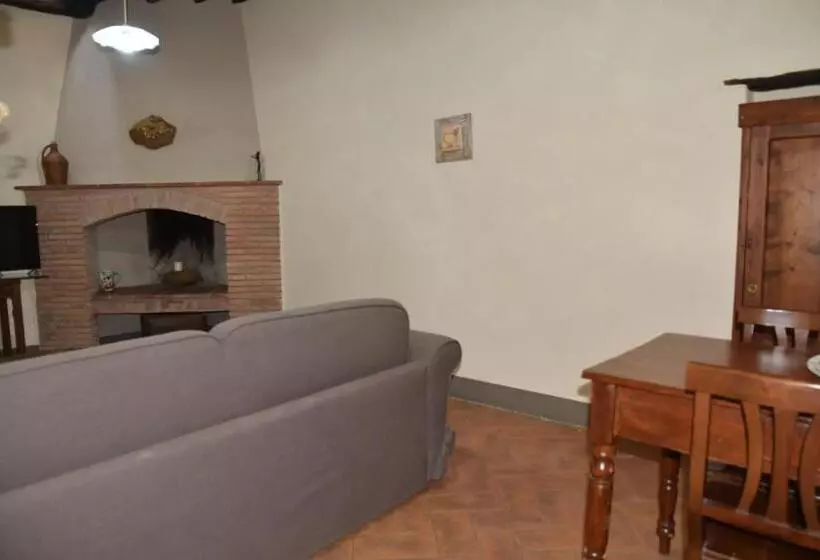 Hotelli Agriturismo Poggio Ai Legni