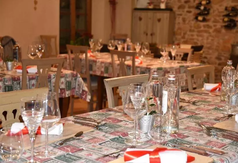 Hotelli Agriturismo Poggio Ai Legni