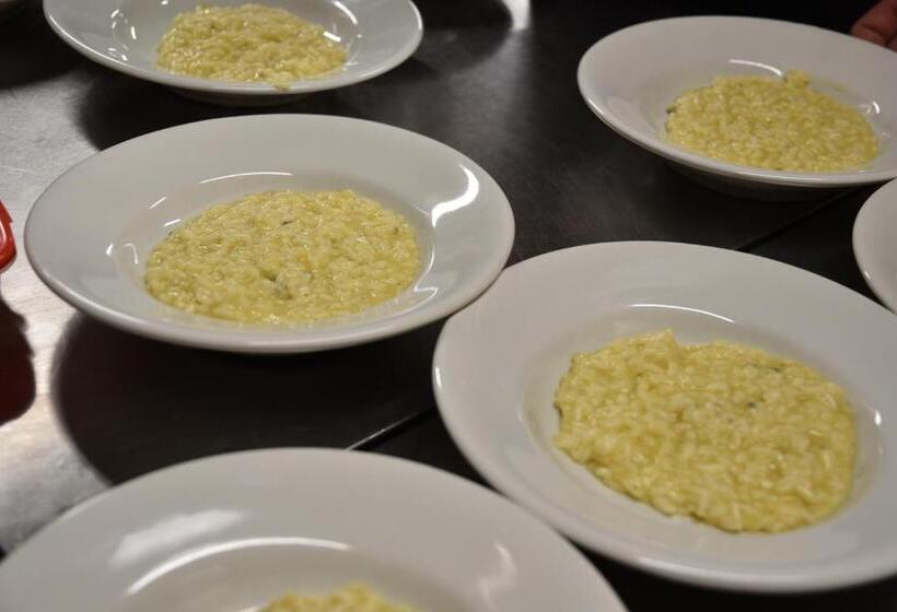 ホテル Agriturismo Poggio Ai Legni