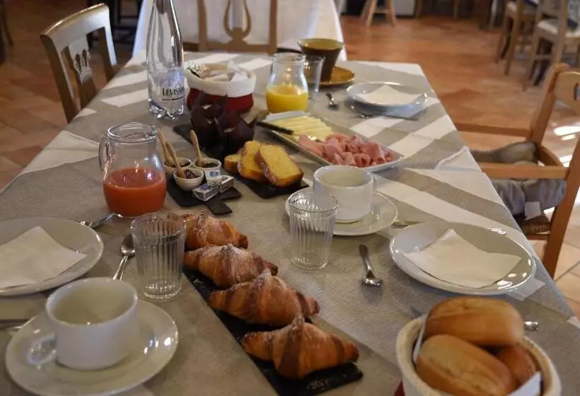 Hotelli Agriturismo Poggio Ai Legni