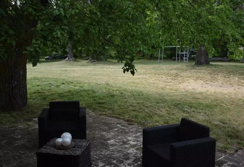 Hotelli Agriturismo Poggio Ai Legni