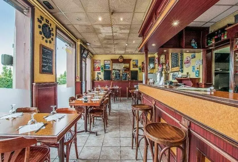 ホテル Aux Bons Amis