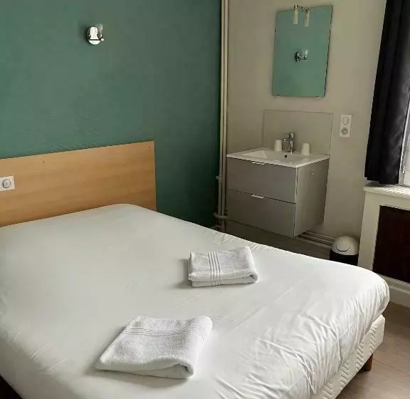 ホテル Aux Bons Amis