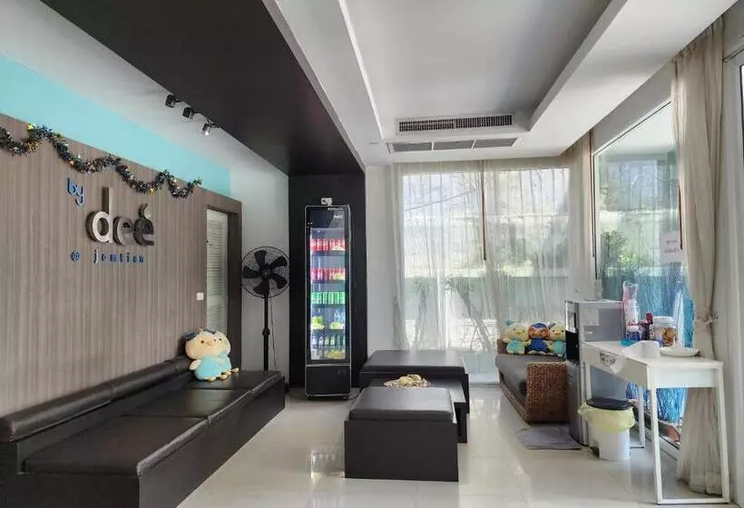 هتل By Dee At Jomtien