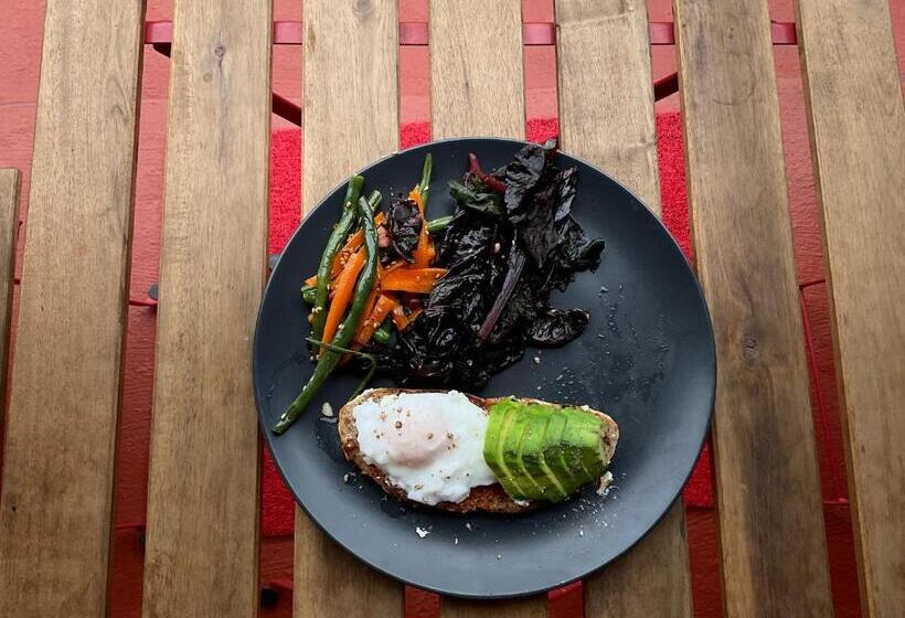 Hotell King S Landing, An Indigenous Experience