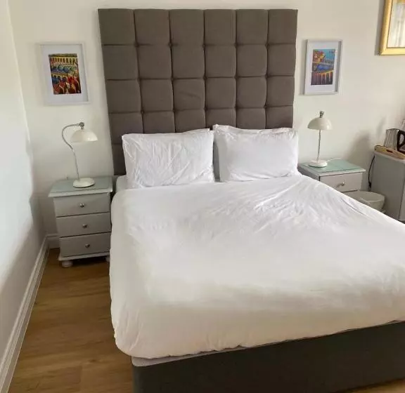 ペンション The Roxburgh Guest Accommodation