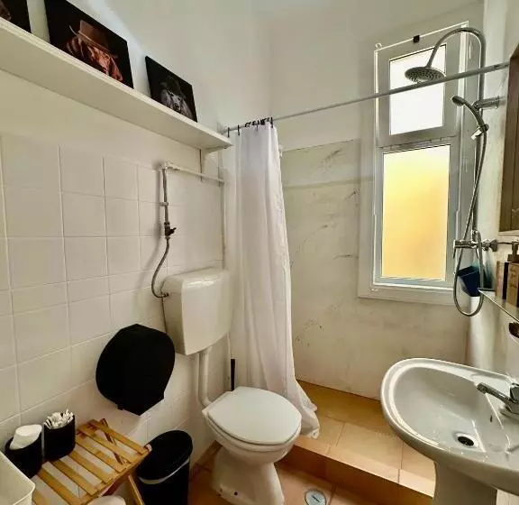 پانسیون Ti Maria Guest House