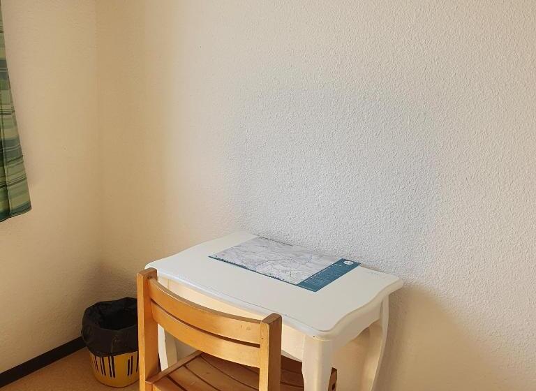 ユースホステル Auberge Collective Cozy&family