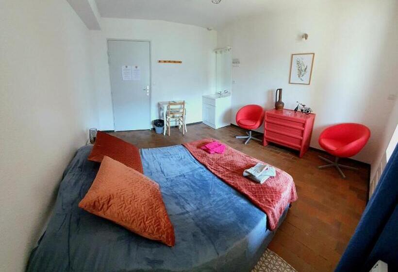 ユースホステル Auberge Collective Cozy&family