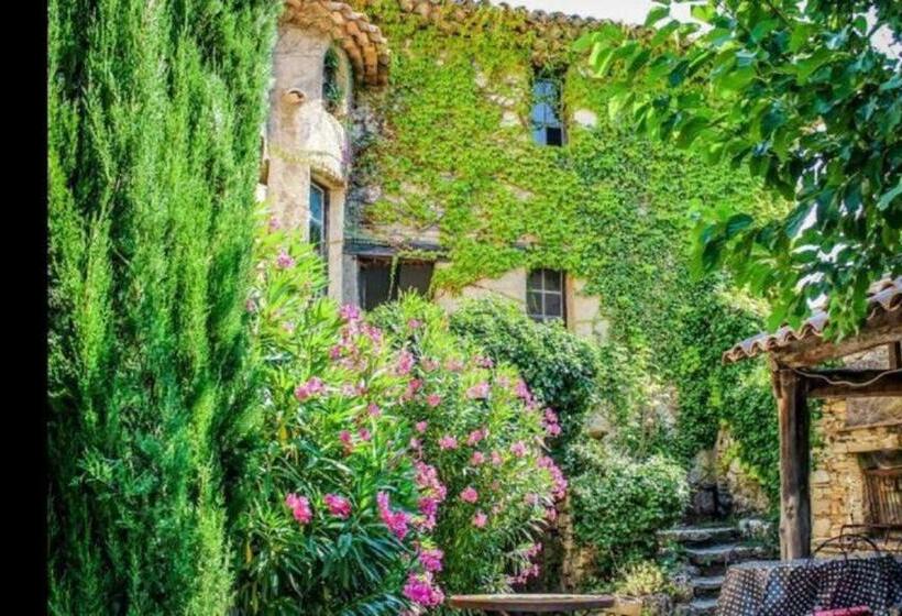 Domaine Le Petit Hameau