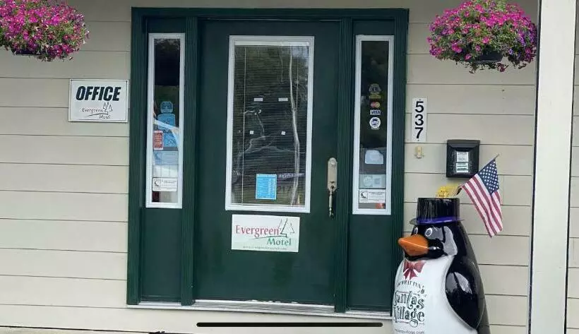 Evergreen Motel