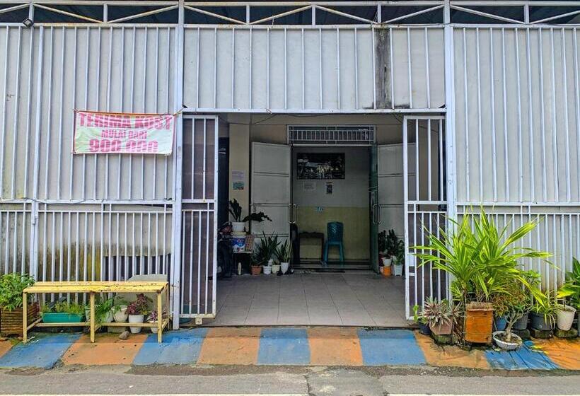 בית מלון כפרי Reddoorz Near Rs Labuang Baji Makassar