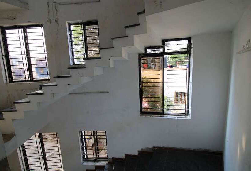 فندق Rajabala Residency