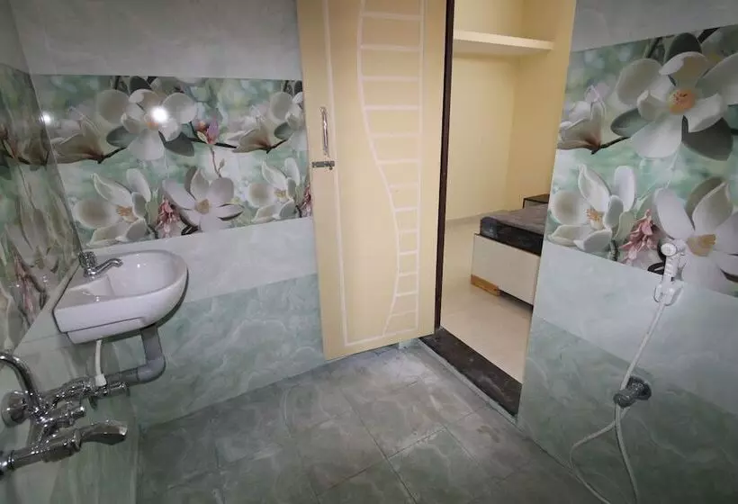 هتل Rajabala Residency