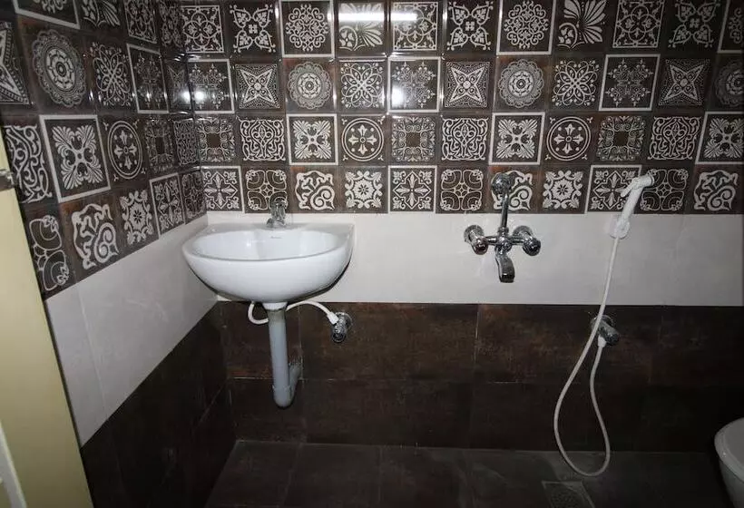هتل Rajabala Residency