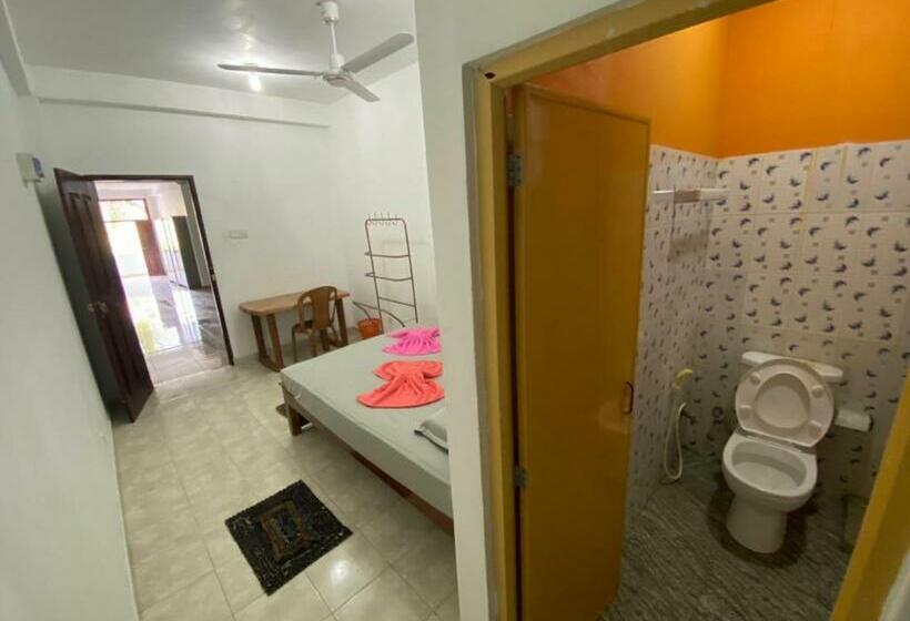 פנסיון Grand White