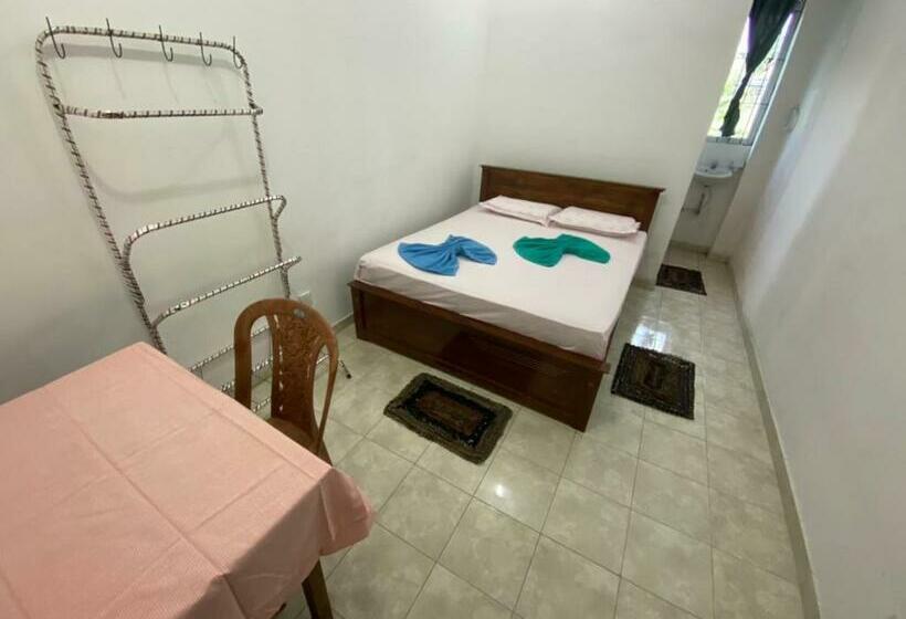 פנסיון Grand White