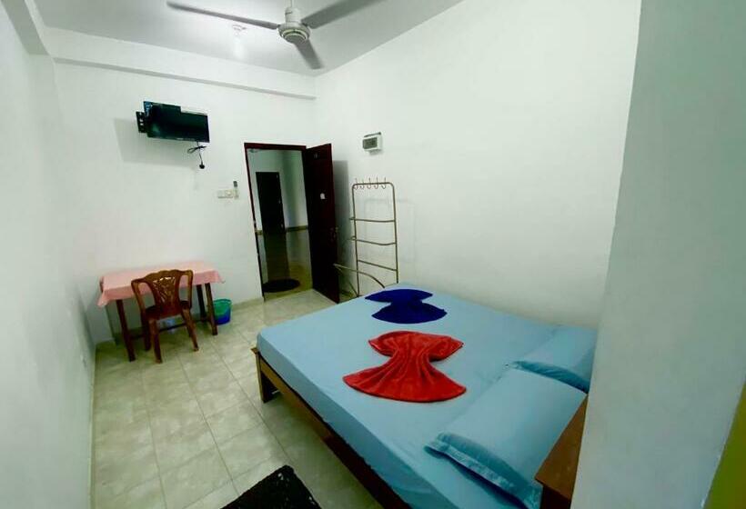 פנסיון Grand White