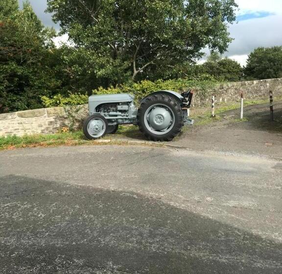 پانسیون The Tollhouse