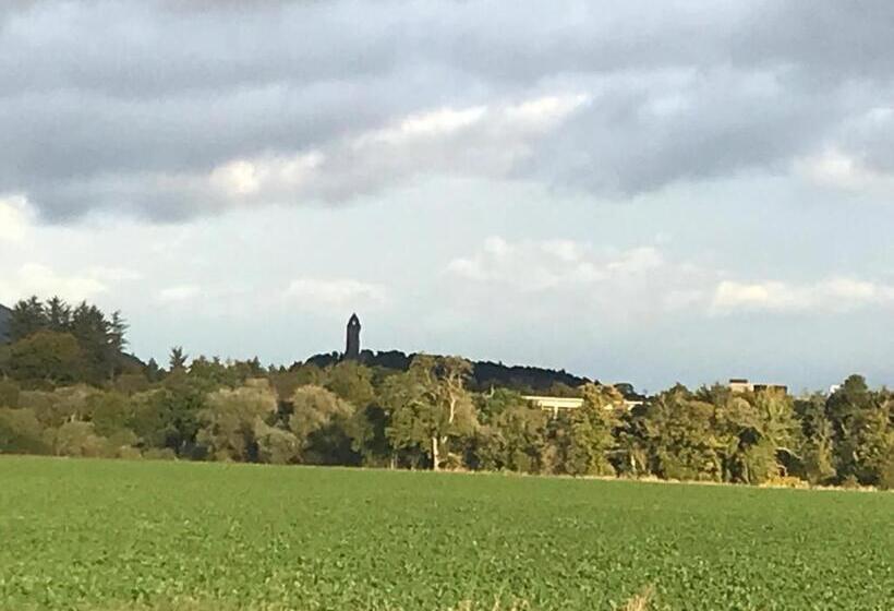 پانسیون The Tollhouse