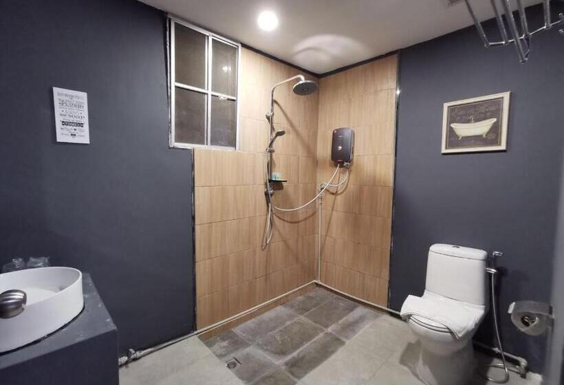 هاستل Ang Lee Holiday Stay