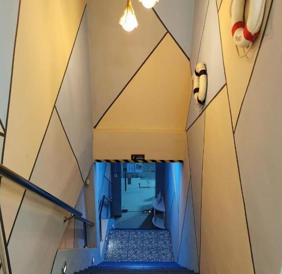 هاستل Ang Lee Holiday Stay