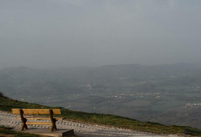 הוסטל Auberge Borda