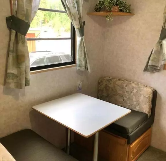 ユースホステル Garden Bay Hideaway   Glamping