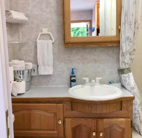 ユースホステル Garden Bay Hideaway   Glamping