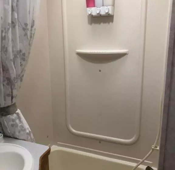 ユースホステル Garden Bay Hideaway   Glamping