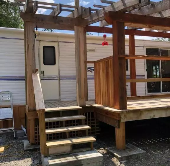 ユースホステル Garden Bay Hideaway   Glamping