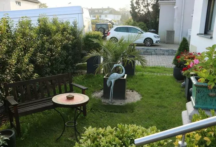 ユースホステル Rooms In Düsseldorf Near The Airport/fair