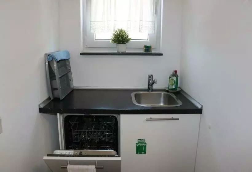 ユースホステル Rooms In Düsseldorf Near The Airport/fair