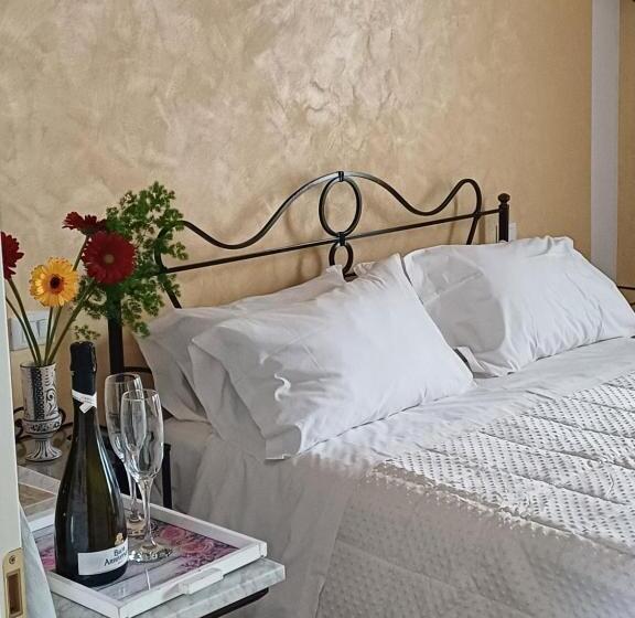 تختخواب و صبحانه Aquila Antica