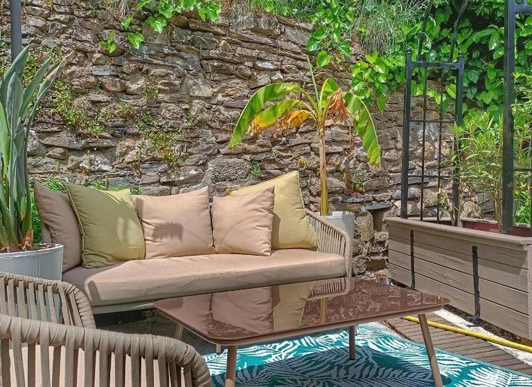 Bed and Breakfast La Magnanerie De Camias