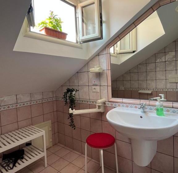 مبيت وإفطار Pizzo Central House