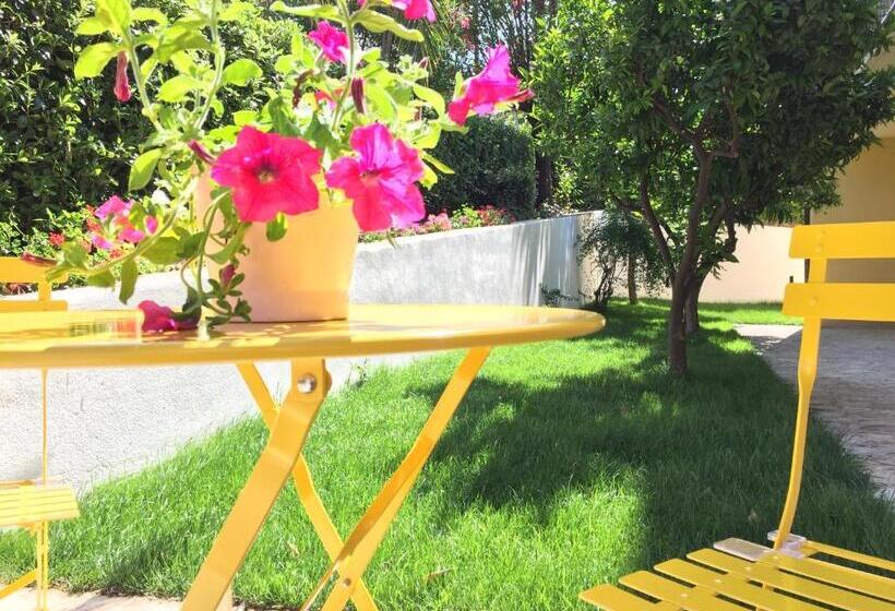 Flowers Sweet Rooms B&b