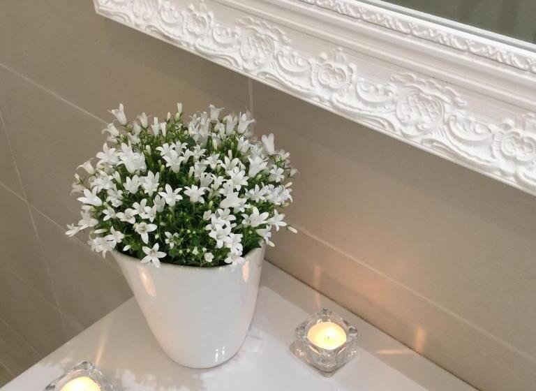 Flowers Sweet Rooms B&b