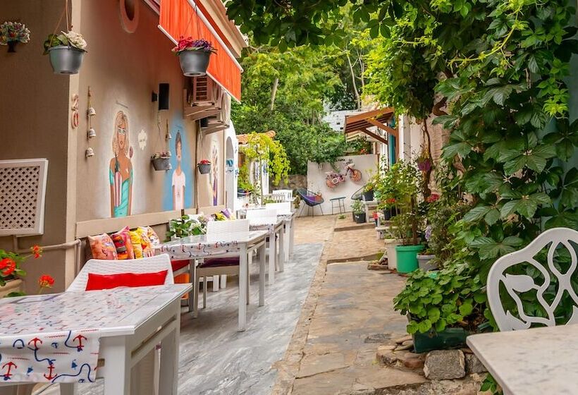 هتل Bertiz Mignon