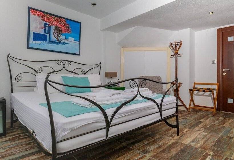 هتل Bertiz Mignon