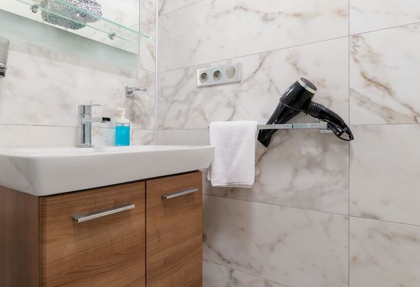 هتل Bertiz Mignon