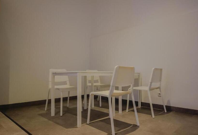 Kapszulahotel Bobopod Mega Mall, Bekasi